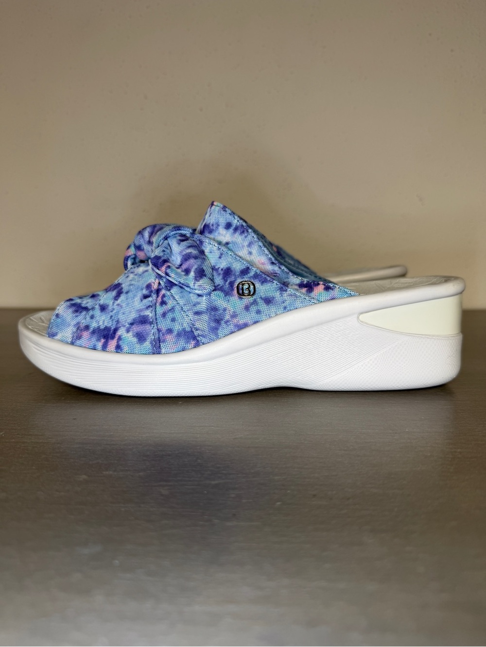 BZees Women’s Smile Blue Tie Dye Pink Platform Wedge Sandals Size 10 M Comfort - Picture 3 of 9